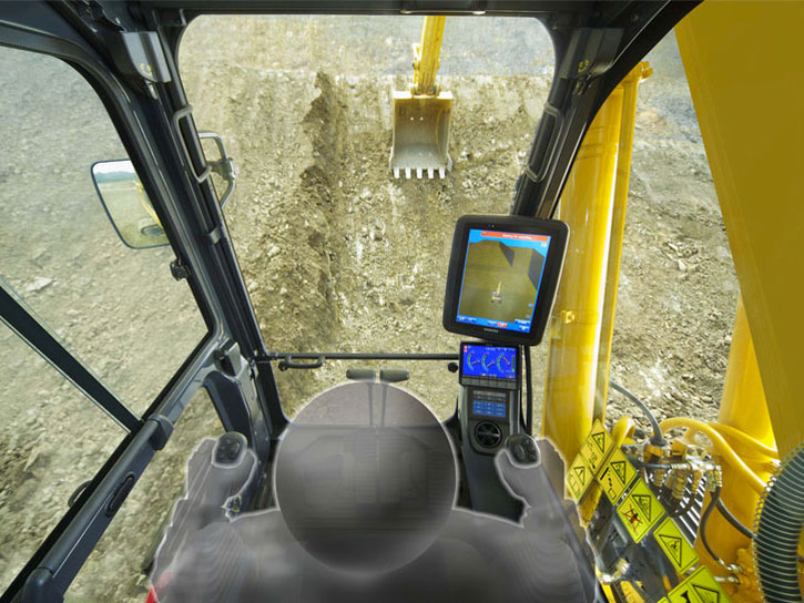 Komatsu PC210LCi-10: il primo escavatore con comando "intelligente"