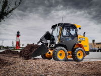 JCB lancia i nuovi Skid Monobraccio ad alta visibilità