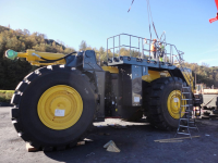 Komatsu WA800 al lavoro in miniera
