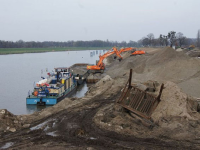 Escavatori Doosan al lavoro nella città polacca Wroclaw
