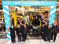 Il mini escavatore elettrico di JCB celebra un grande traguardo