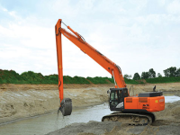 Hitachi Zx350LC-5: il nuovo escavatore con il braccio ultralungo