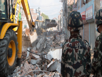 JCB intensifica gli aiuti per il Nepal