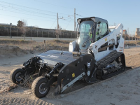 Bobcat lancia il nuovo accessorio puliscispiaggia