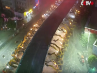 Cantieri: 116 escavatori smantellano un ponte in Cina