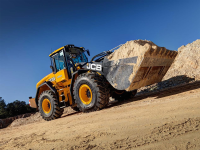 JCB lancia 4 nuove pale gommate