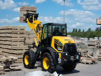 Komatsu: nuova pala gommata WA100M-7