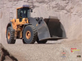 Video: pala gommata Volvo L250 G al lavoro