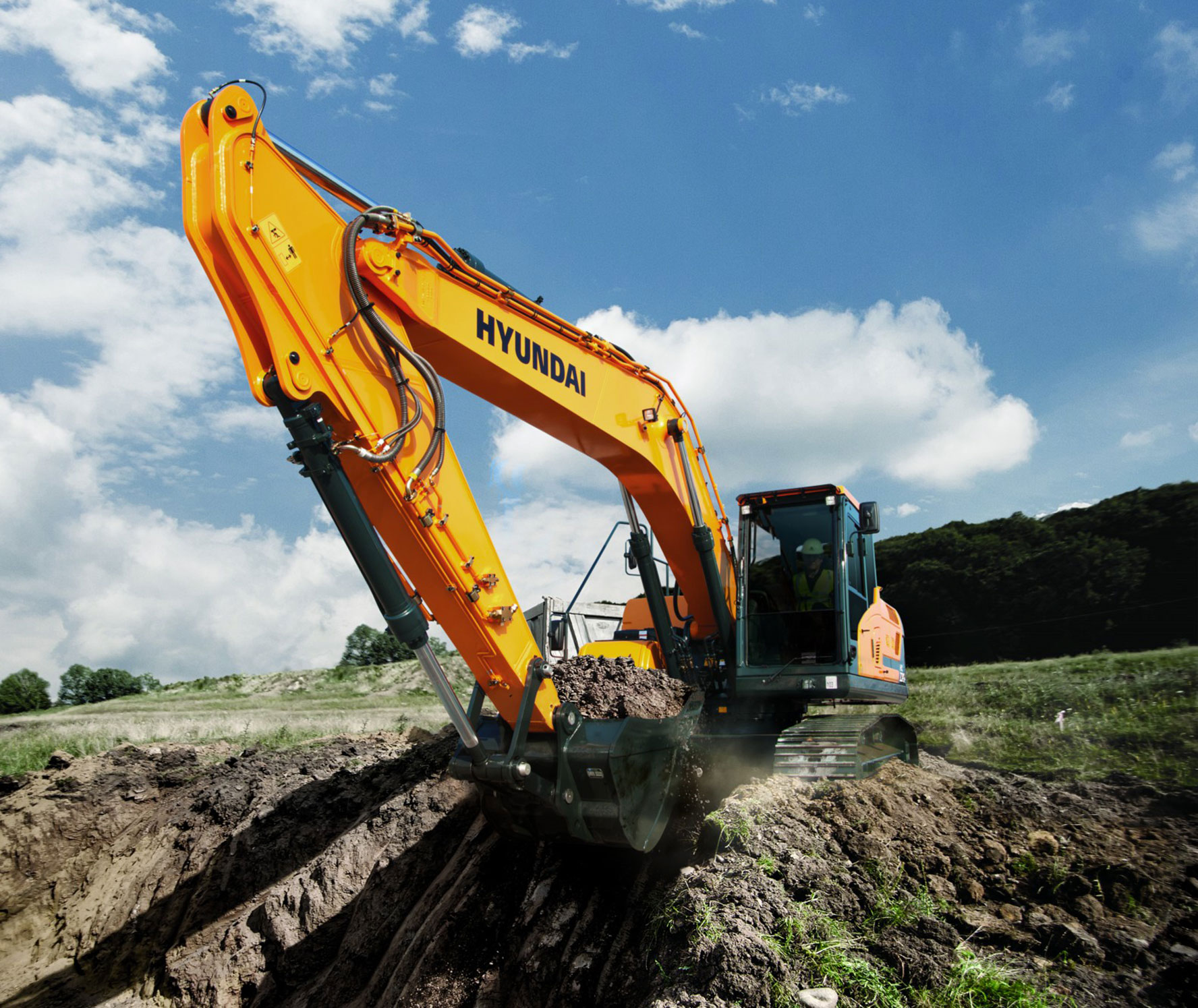 hyundai-hx220L-escavatore hyundai-hx220L-escavatore