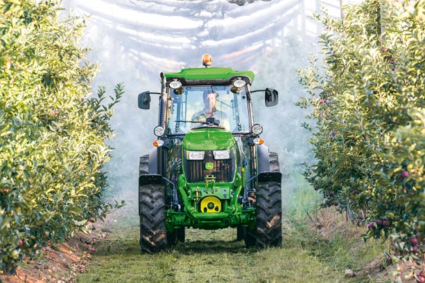 John Deere 5G 4 John Deere 5G 4