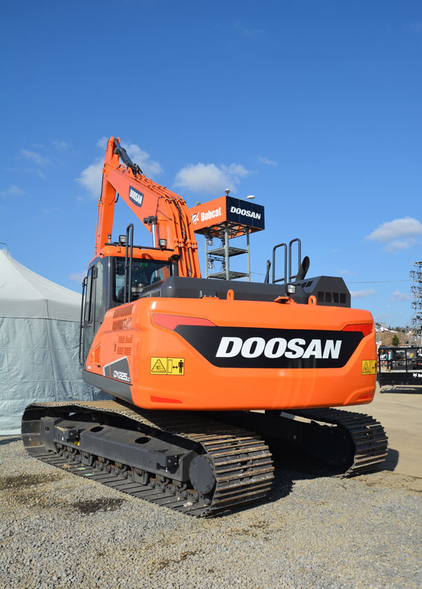 Escavatore-Doosan-DX225SLR-5 Escavatore-Doosan-DX225SLR-5