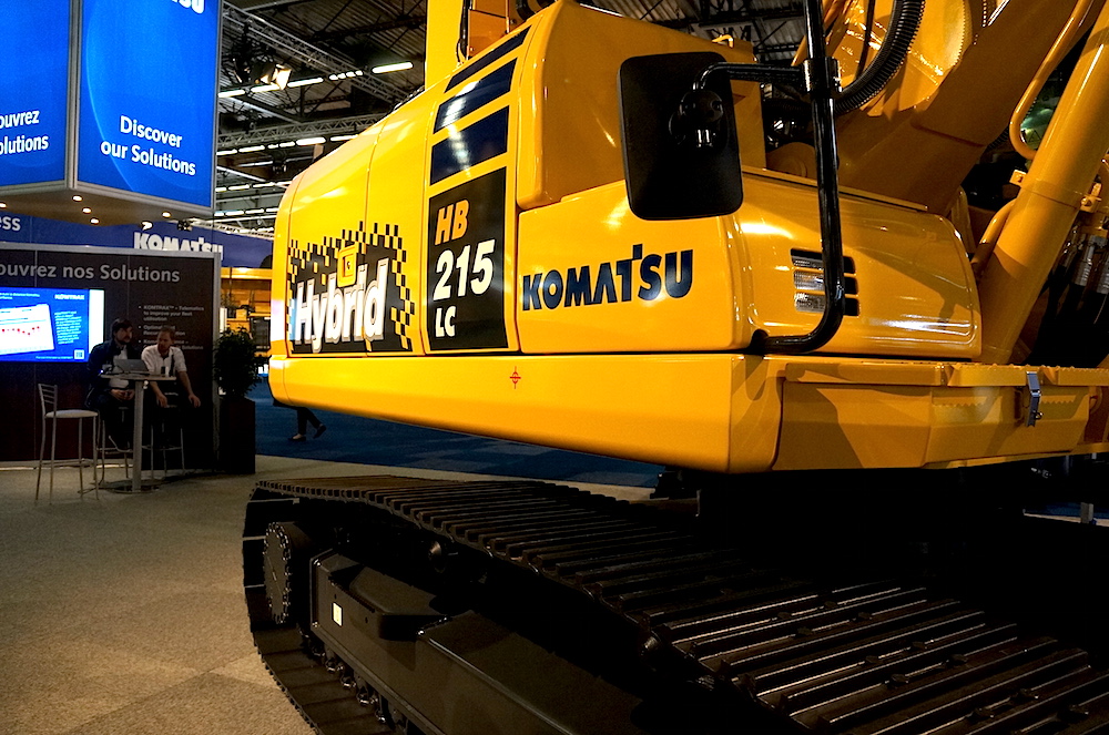 Komatsu-Hybrid-HB215LC-excavator-Intermat-2015