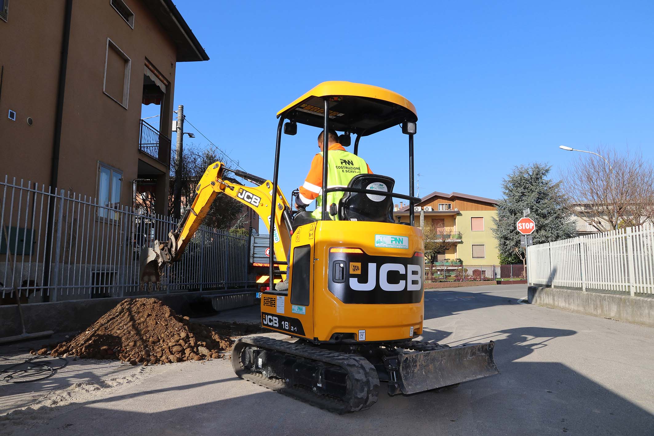 miniescavatore JCB 18Z-1 - Foto 1