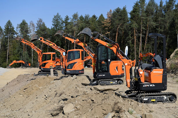 quarry-days-minixecavator-doosan quarry-days-minixecavator-doosan