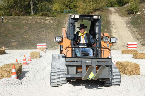 case-compact-track-loader-rodeo