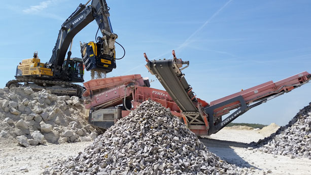 BF135.8-Volvo-Basalt-Quarry-France BF135.8-Volvo-Basalt-Quarry-France