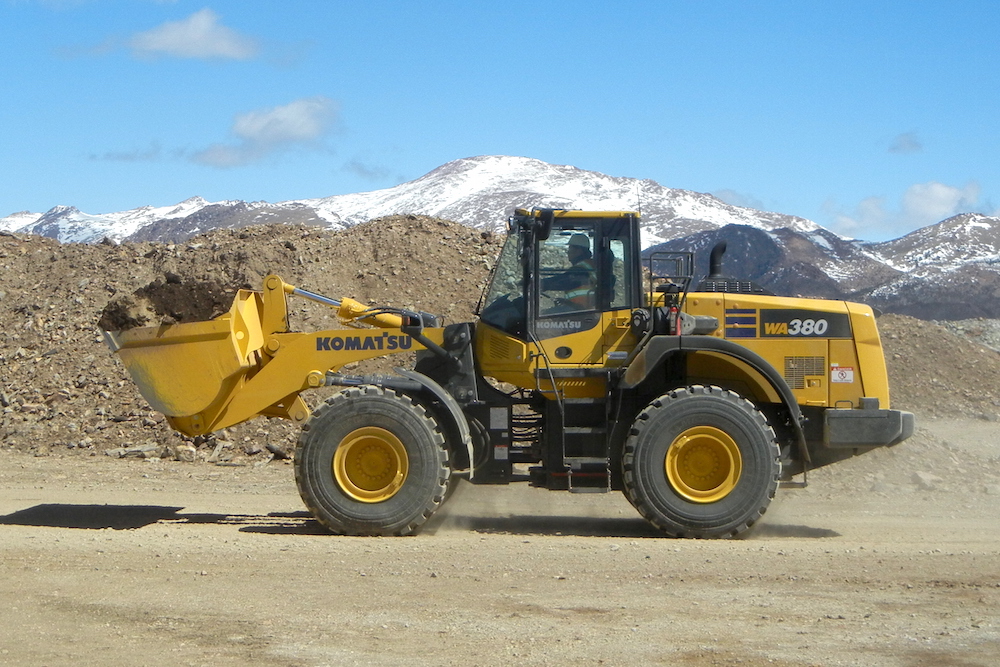 Komatsu-WA380-8-action-centered