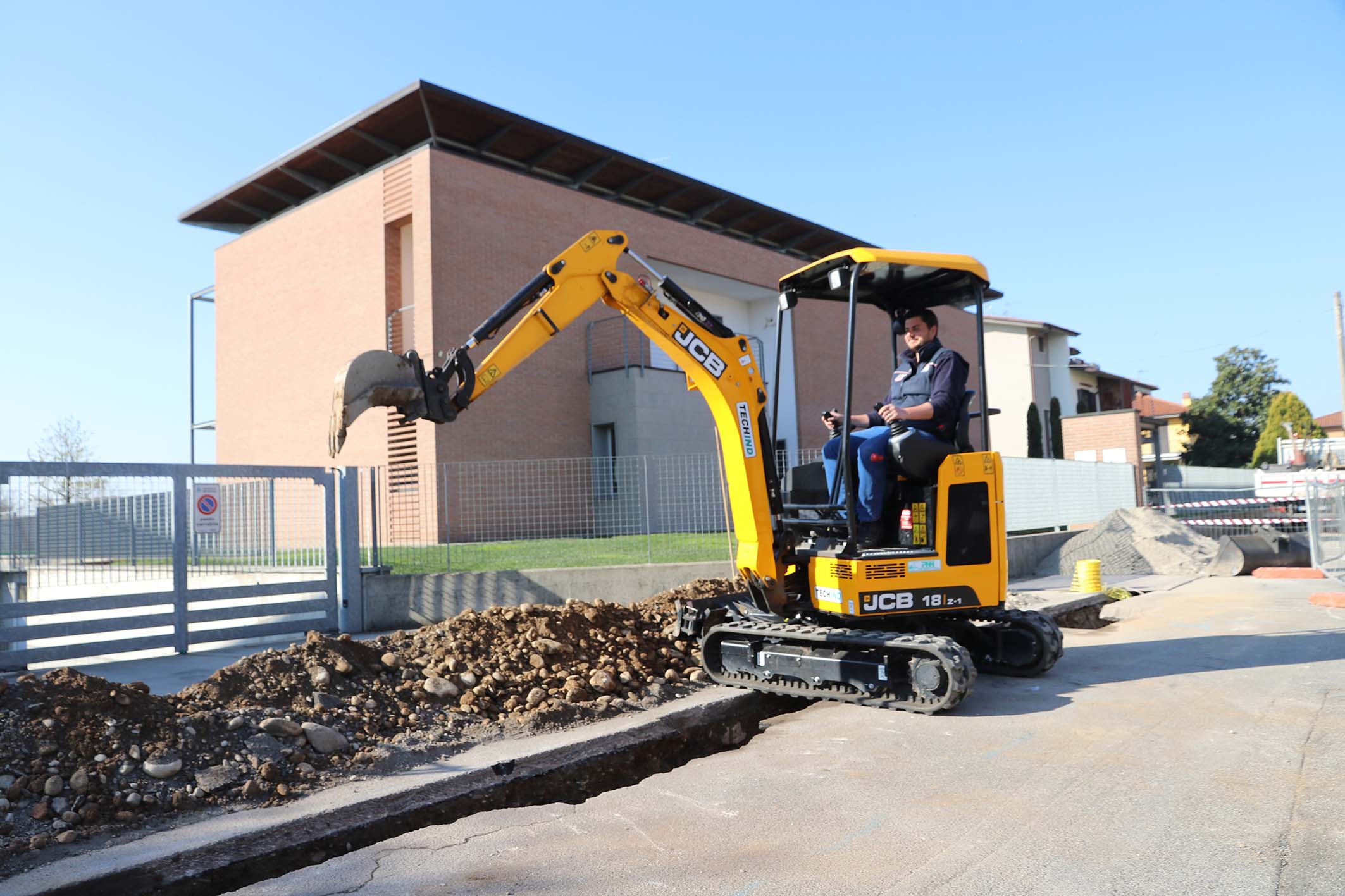 jcb macchine industriali - Pagina 3 Ebd36940-e208-4e2d-9020-82f3b56f9714