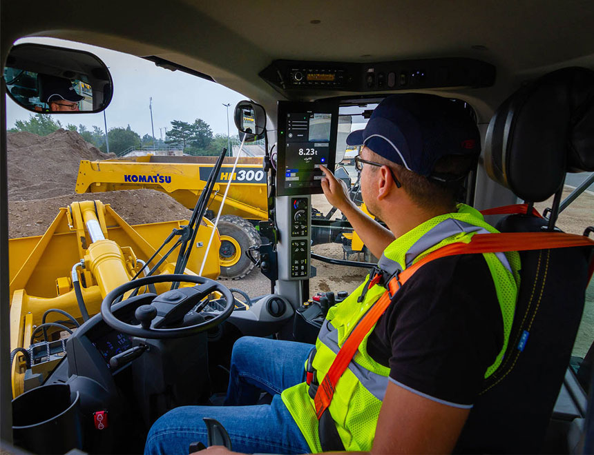 Komatsu SubMonitor 