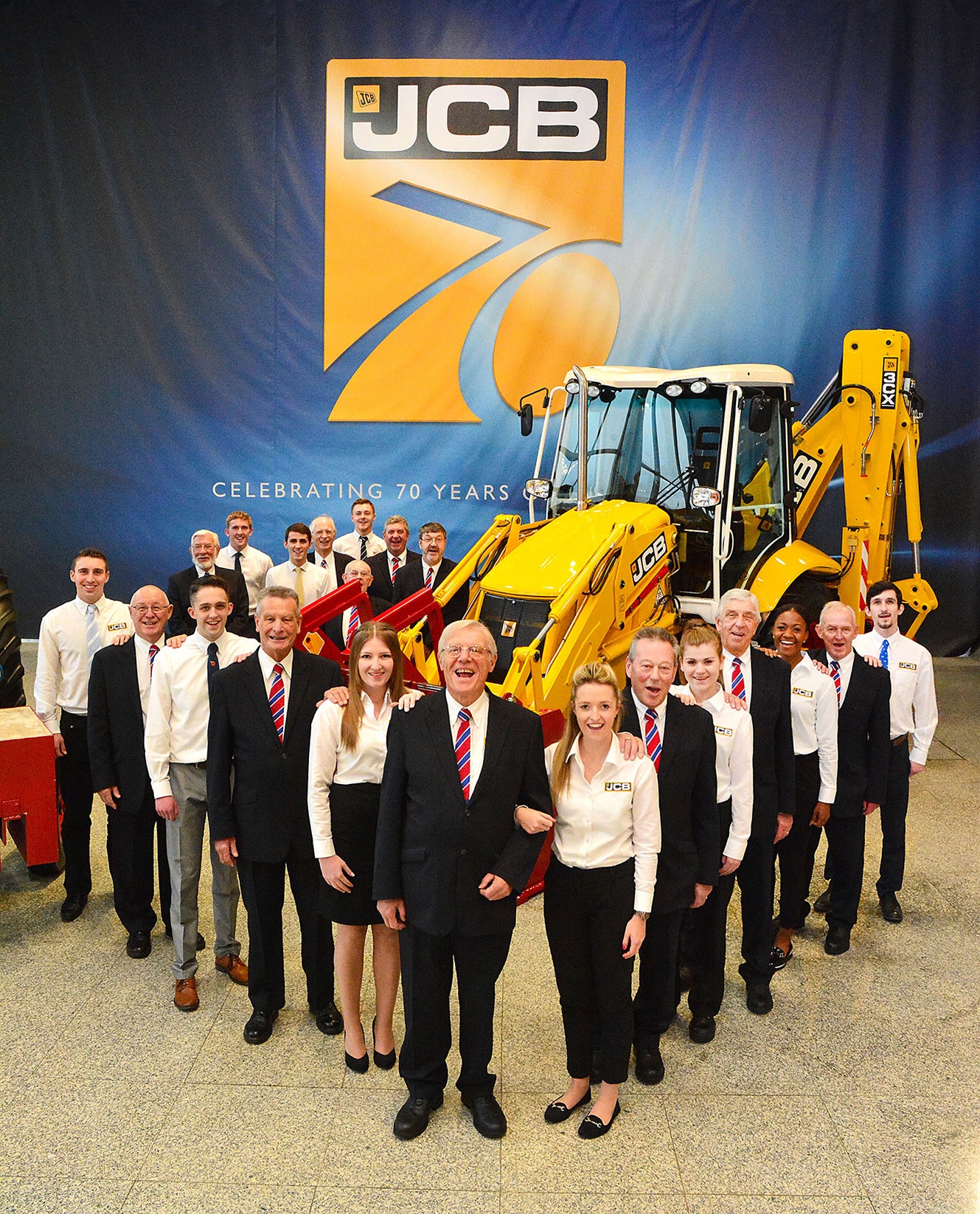 nuova terna jcb 70 anniversario